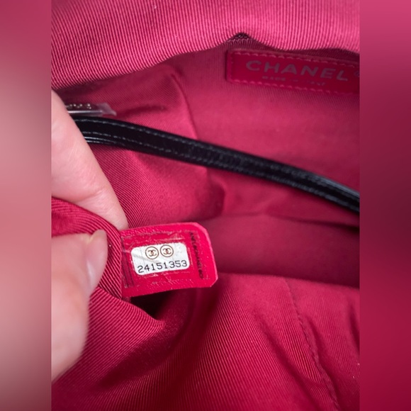 Chanel Gabrielle Hobo Quilted Aged Calfskin in Medium - Picture 10 of 16